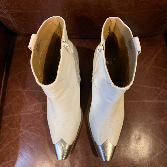 GB White Leather Cowgirl Ankle Boots Women's 8.5M - Picture 8 of 9